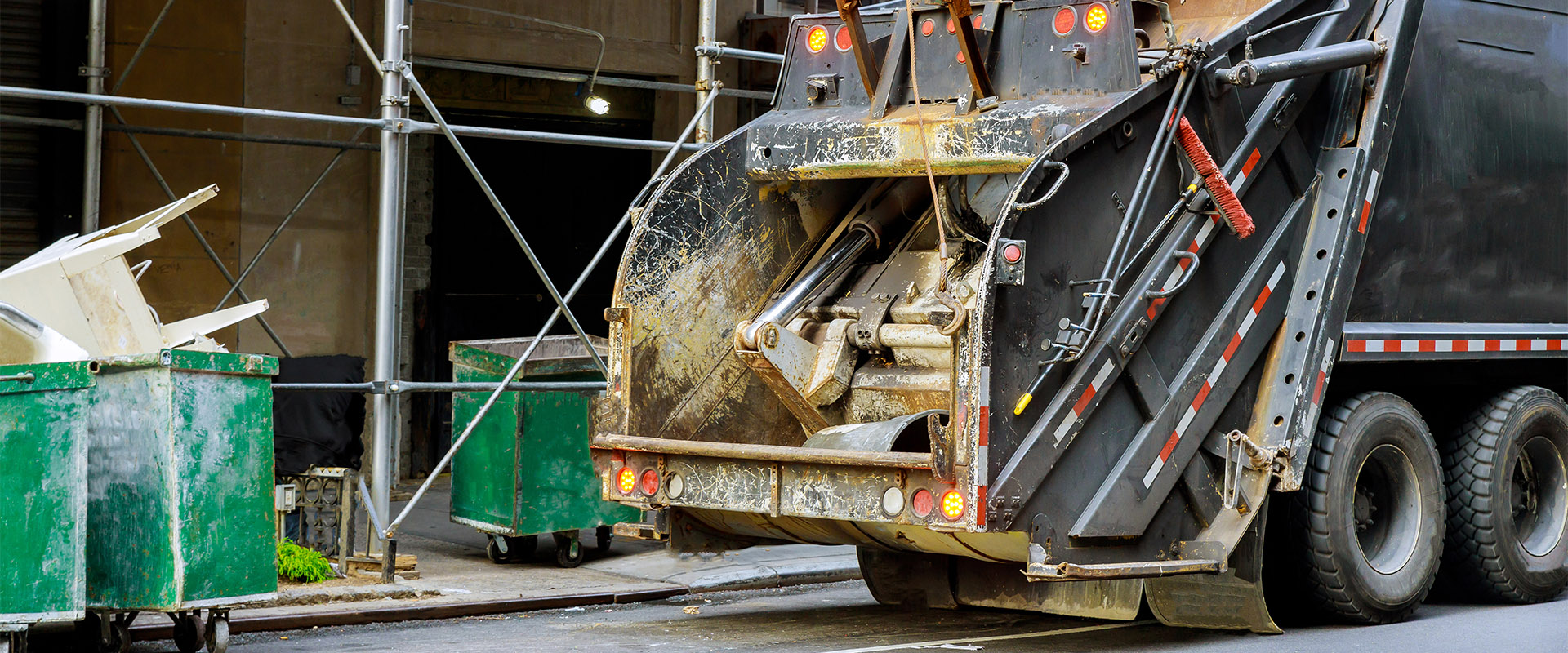 Skip Loader vs Hooklift: Which Is Better for Construction Waste?